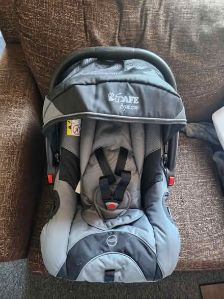 Photo of free New born Car Seat (High Wycombe HP11) #3