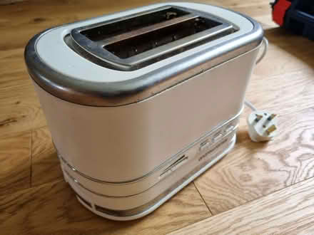 Photo of free Toaster White/Cream Andrew James (Woosehill RG41) #2