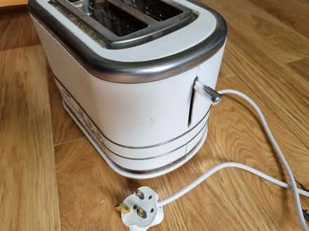 Photo of free Toaster White/Cream Andrew James (Woosehill RG41) #3