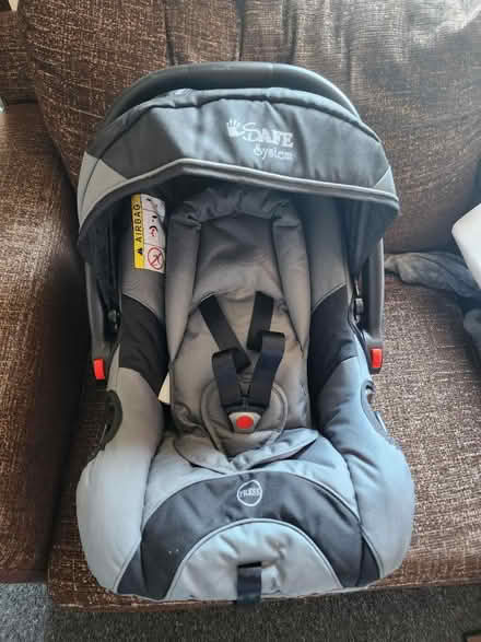 Photo of free New born Car Seat (High Wycombe HP11) #1