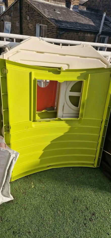 Photo of free playhouse (Tooting SW17) #3