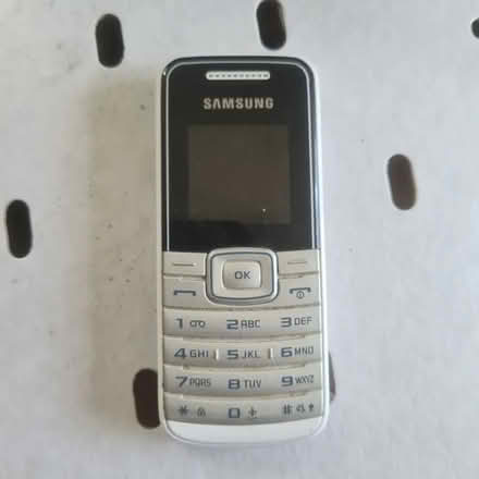 Photo of samsung phone charger (Lye Valley OX3) #1