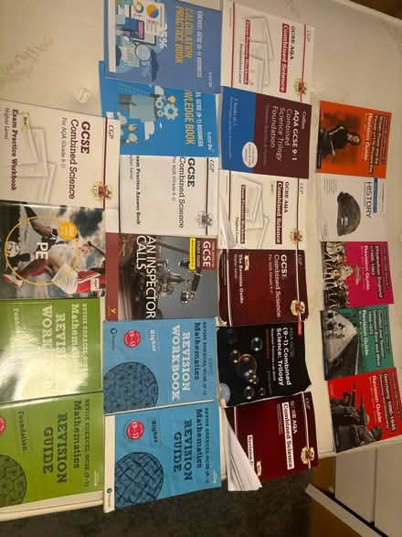 Photo of free Various GCSE books (Wallington SM6) #1