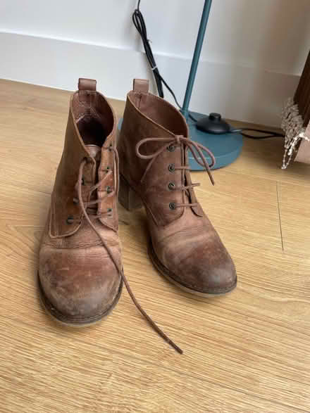 Photo of free heeled shoes, size EU 36/ UK 4 (Elephant and castle SE1) #1