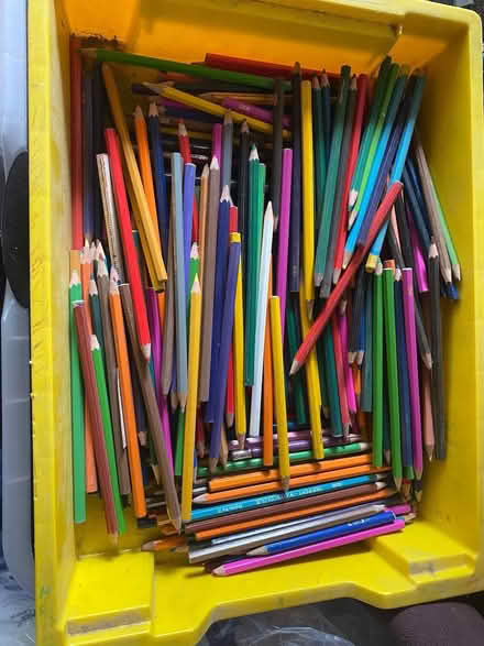 Photo of free Crayons (Apley TF1) #1