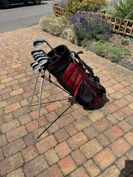 Photo of free Golf clubs and bag (NR Hatfield AL7) #1
