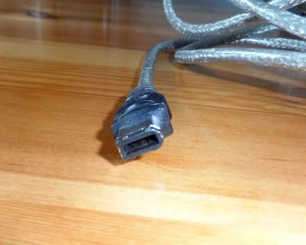 Photo of free IEEE 1394 Firewire cable (Bedwell SG1) #1