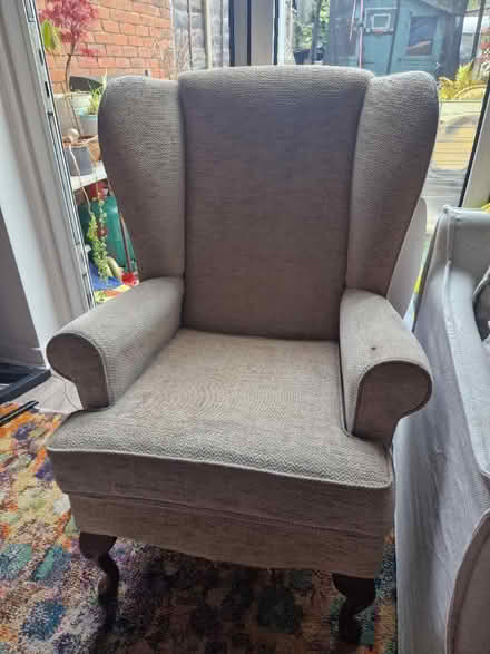 Photo of free Beige armchair (CR0) #1