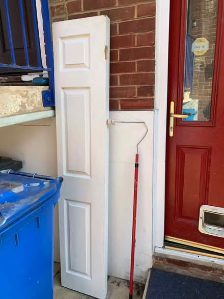 Photo of free White bi fold door /paint roller (Windsor) #1