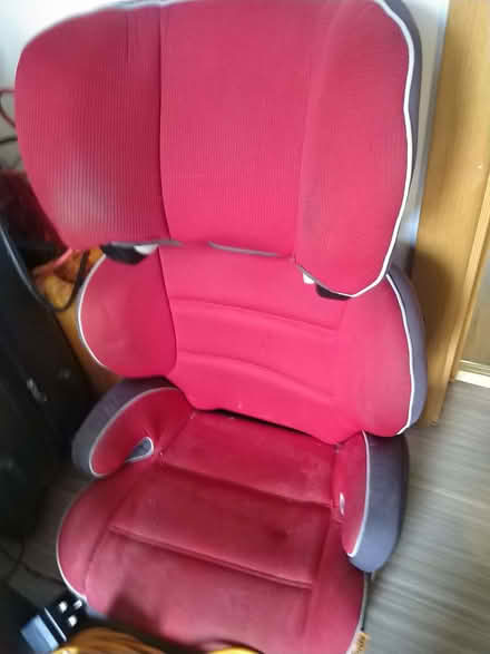 Photo of free Red carseat for 15-36kg (South Heighton BN9) #1