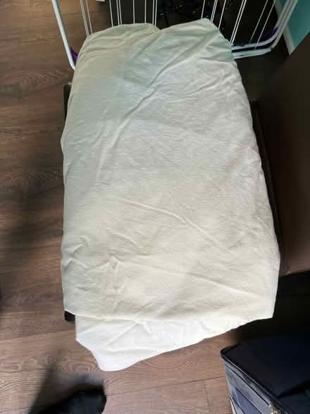 Photo of free King size brush cotton flat sheet & fitted sheet (Mandeville DT4) #2
