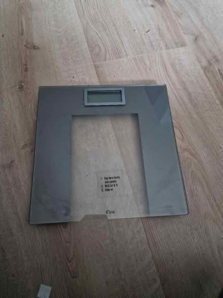 Photo of free Weight watchers Bathroom Scales (Luton LU2) #1