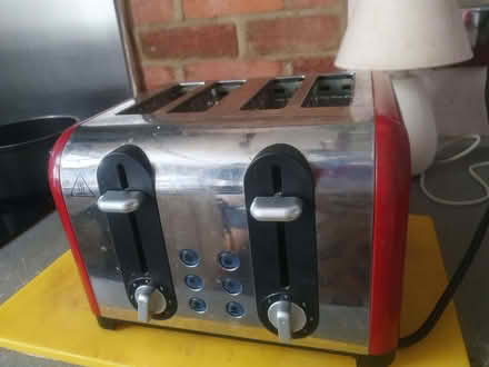 Photo of free 4 slice toaster Russel Hobbs (Kingston Gate KT2) #1