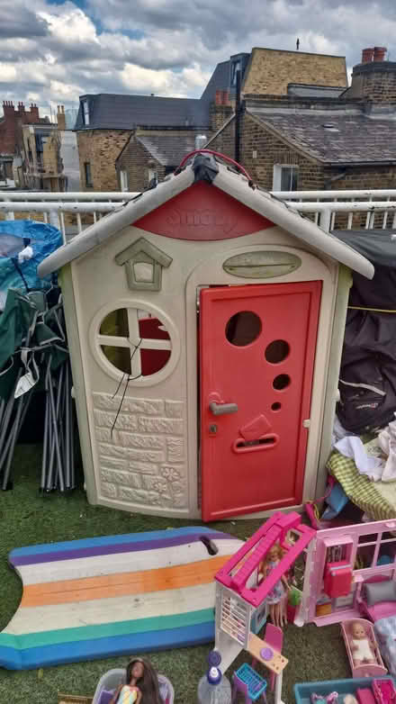Photo of free playhouse (Tooting SW17) #1