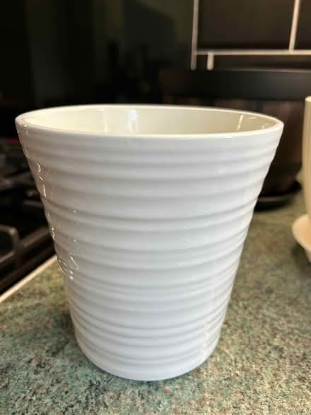 Photo of free 7 assorted flower pots (Bramcote NG9) #2