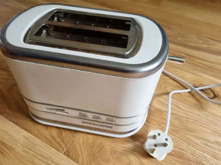 Photo of free Toaster White/Cream Andrew James (Woosehill RG41) #1