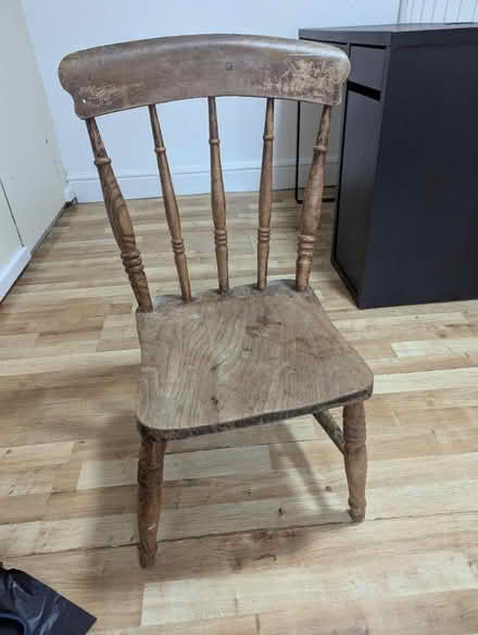 Photo of free Very cute antique wooden chair (TW2 Twickenham) #1