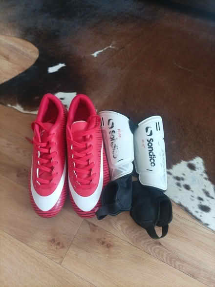 Photo of free New Football boots size 7 and shin pads (Muxton TF2) #1