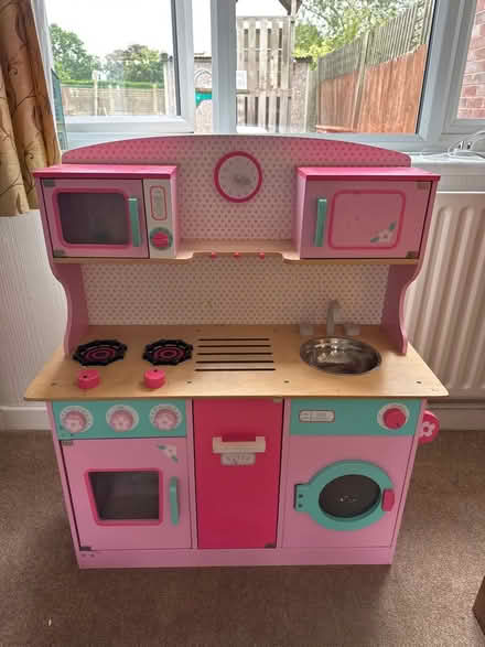 Photo of free Play kitchen (GU22 Woking) #1