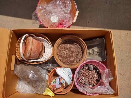 Photo of free Pots and baskets (Alb, Tramway/Central) #1