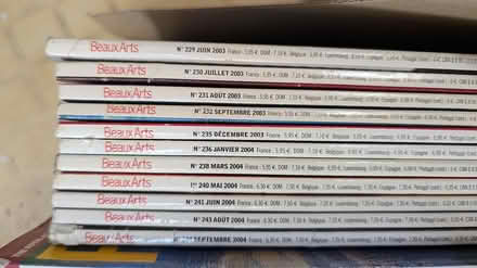 Photo of free French language 'vintage' art mags (King George's Park: SW18 4) #3