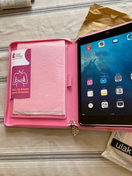 Photo of free iPad case zip up with notebook (Four Marks GU34) #1