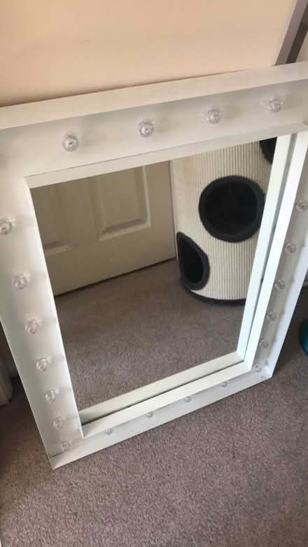 Photo of free Mirror with lights (Baldock (SG7)) #1