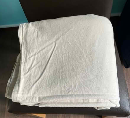 Photo of free King size brush cotton flat sheet & fitted sheet (Mandeville DT4) #1