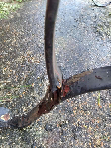 Photo of free Classic Garden Bench. Wood and Iron (Southbourne BH6) #3