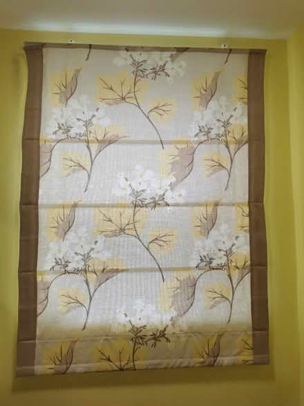 Photo of free Yellow floral roman blind (S8 meersbrook) #3