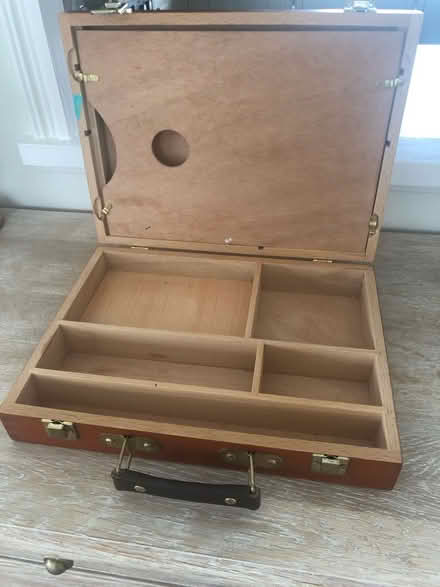 Photo of free Windsor & Newton wooden paintbox (MK41) #3
