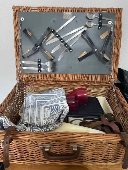 Photo of free Large picnic basket (OL6, Ashton-under-lyne) #1