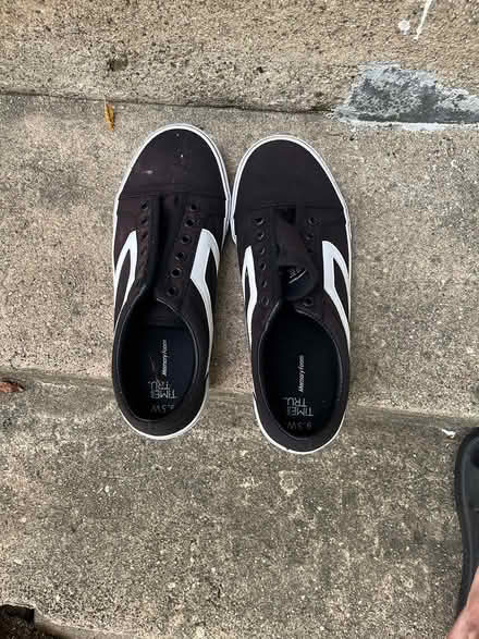 Photo of free Women’s 9 1/2 sneakers (Yonkers near Bronxville) #1