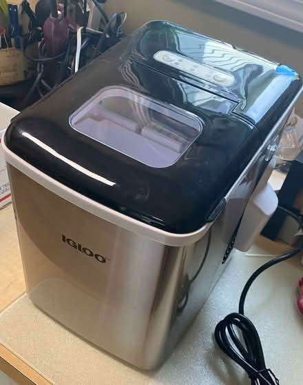 Photo of free Non-working Igloo icemaker (NE Ann Arbor near Dixboro) #2