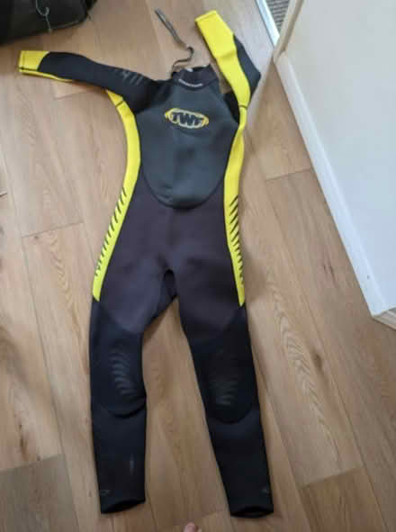 Photo of free Women's wetsuit (Caversham RG4) #1