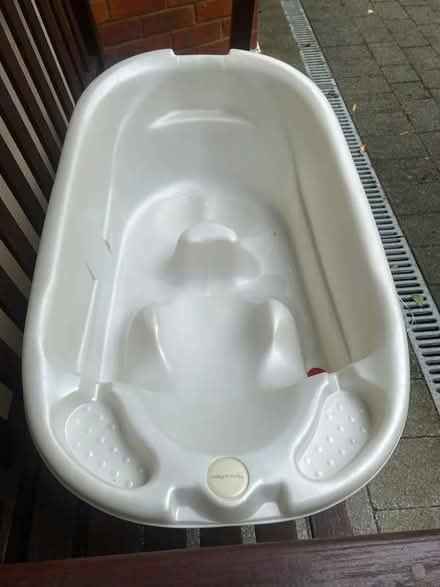 Photo of free Baby bath with integrated support (Little Chalfont HP7) #1