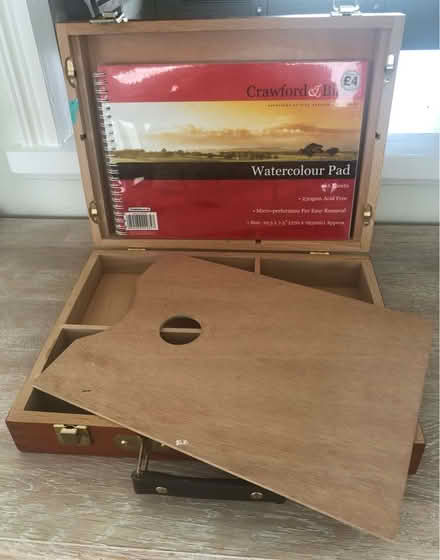 Photo of free Windsor & Newton wooden paintbox (MK41) #2