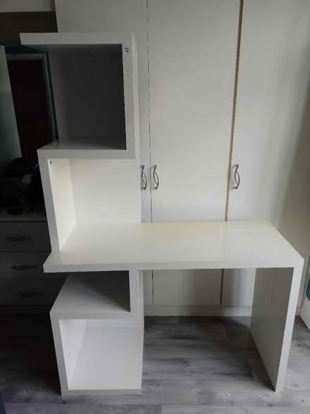 Photo of free Desk (Southall, UB2) #1