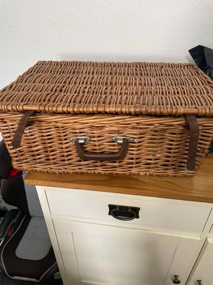 Photo of free Large picnic basket (OL6, Ashton-under-lyne) #3