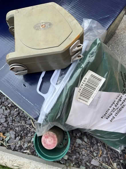 Photo of free Various garden bits (Faraday Office Park RG21) #2