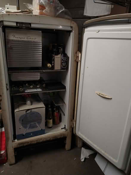 Photo of free 1950s Sears Coldspot Refrigerator (Marshall-Shadeland, Pittsburgh) #2