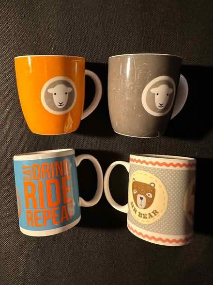 Photo of free mugs x 4 (Fernhurst GU27) #1