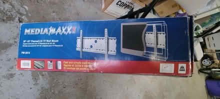 Photo of free TV wall mount 30"-63" (Creditview & Brittania) #1