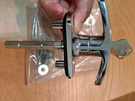 Photo of free New garage door handle with keys (Park Hill CR0) #1
