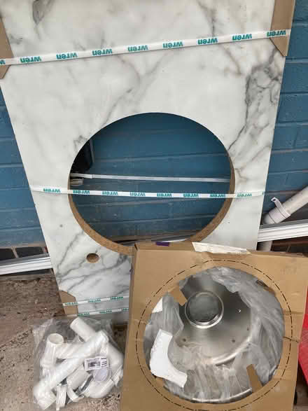 Photo of free Sink and worktop (Helsby) #1