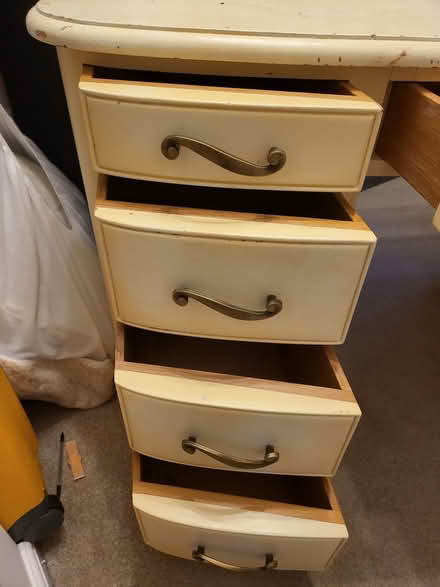 Photo of free Dressing table (Cheylesmore CV3) #1