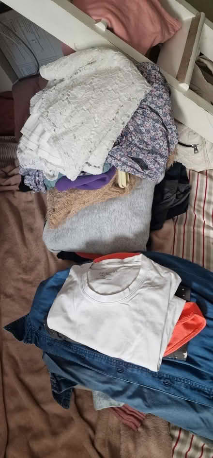 Photo of free Clouths size 3x /24 (Tooting SW17) #3