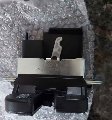 Photo of free tailgate boot lock latch catch actuator for vw polo 6r jetta (Berrylands KT5) #1