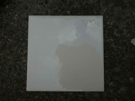 Photo of free White square ceramic tiles (Rayleigh SS6) #2