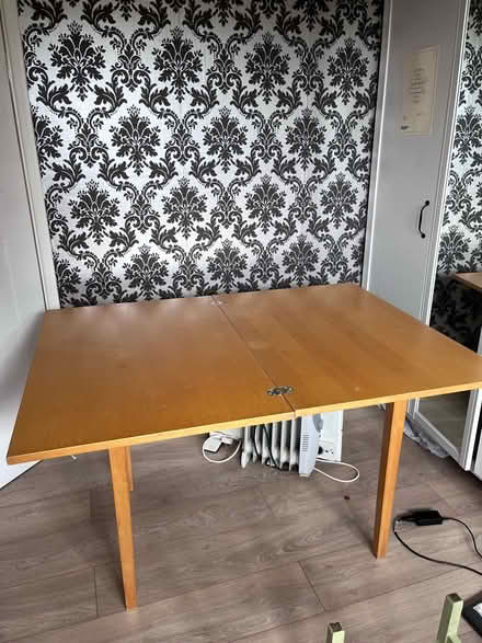 Photo of free Extending Craft table (OX9) #4